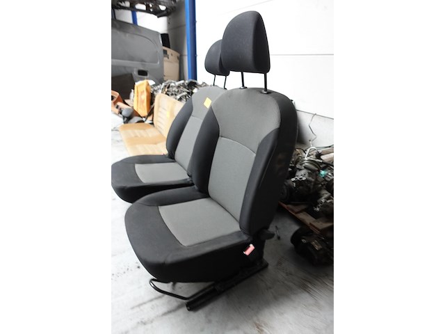 2x zetel dacia dokker - afbeelding 2 van  3