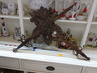 2x zwaarden groot schild - afbeelding 1 van  3