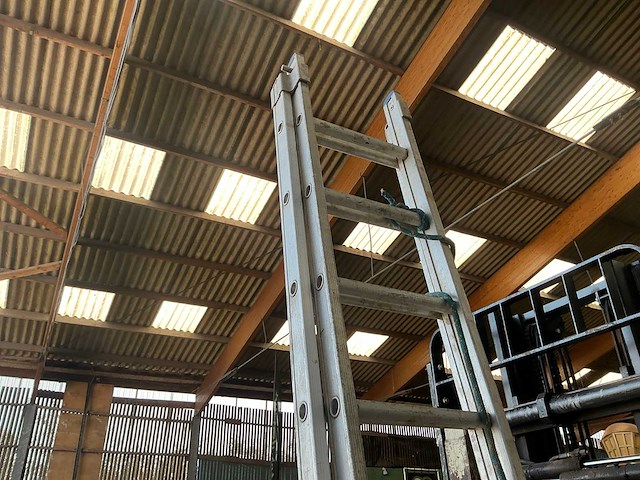 2x12 schuifladder - afbeelding 3 van  3