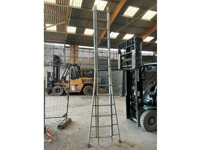 2x14 schuifladder - afbeelding 1 van  2