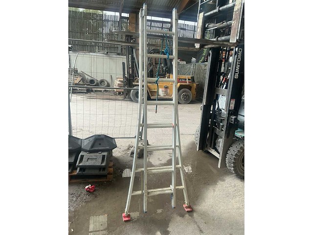 2x8 aluminium schuifladder - afbeelding 1 van  3