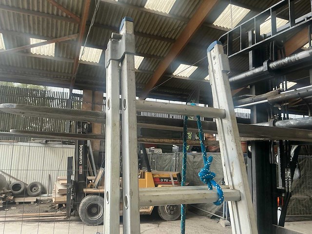 2x8 aluminium schuifladder - afbeelding 3 van  3