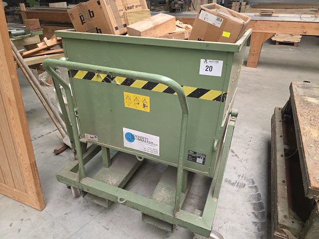 3 afvalcontainers - afbeelding 1 van  8