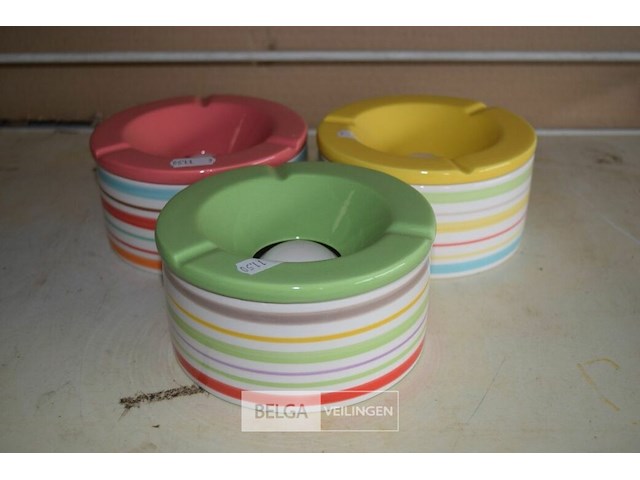 3 asbakken - afbeelding 1 van  2
