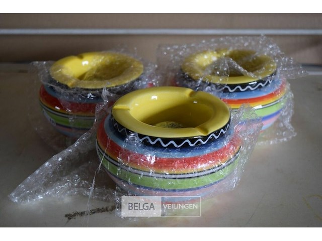 3 asbakken - afbeelding 1 van  1