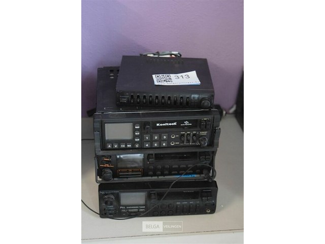3 auto radio , 2 kontitech,1deloram - afbeelding 1 van  3