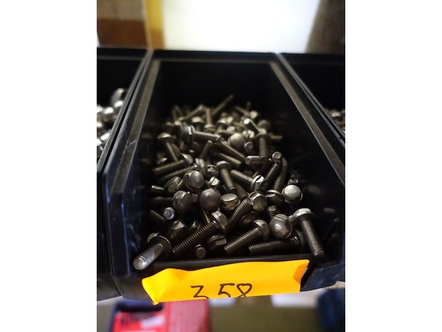 3 bakken dopmoeren, veiligheidsmoeren, bolkop-inbusbouten - afbeelding 3 van  8
