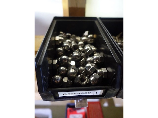 3 bakken dopmoeren, veiligheidsmoeren, bolkop-inbusbouten - afbeelding 6 van  8