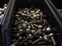 3 bakken dopmoeren, veiligheidsmoeren, bolkop-inbusbouten - afbeelding 7 van  8