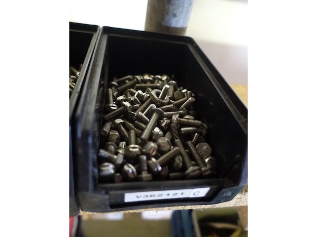 3 bakken dopmoeren, veiligheidsmoeren, bolkop-inbusbouten - afbeelding 8 van  8