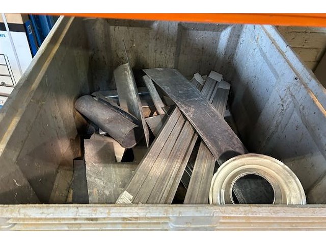 3 bakken met inhoud - afbeelding 2 van  7