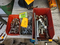 3 bakken met potsleutels en vijzen - afbeelding 1 van  4