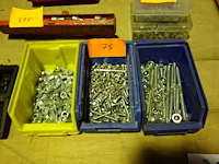 3 bakken vijzen en moeren - afbeelding 1 van  1