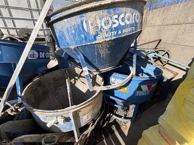 3 betonkubels boscaro - afbeelding 1 van  4