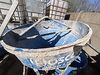 3 betonkubels boscaro - afbeelding 2 van  4