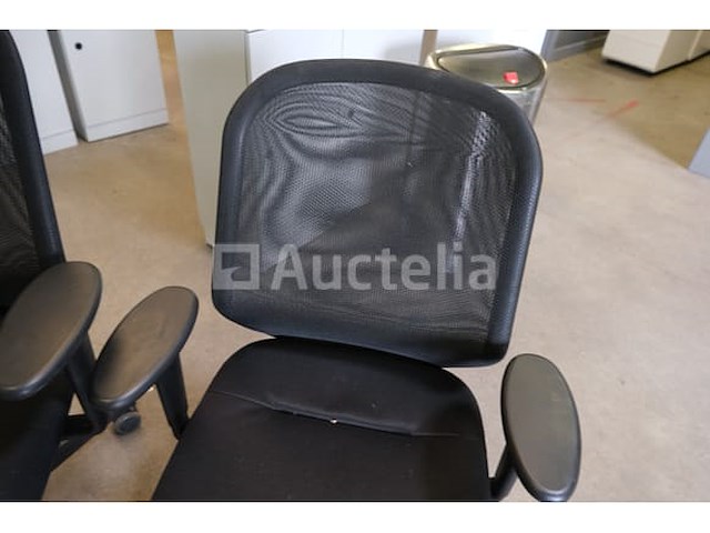 3 bijpassende vitra bureaustoelen - afbeelding 3 van  5