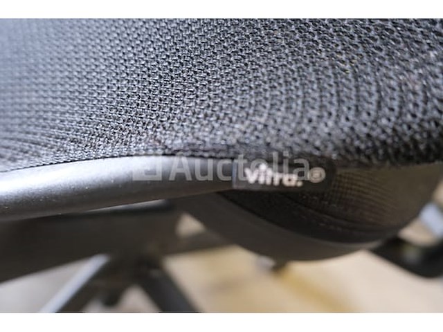 3 bijpassende vitra bureaustoelen - afbeelding 4 van  5