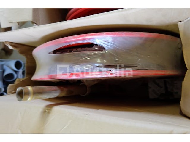 3 brandslangen op de wandslanghaspel - afbeelding 1 van  6