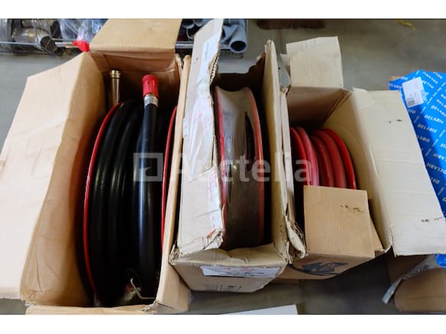 3 brandslangen op de wandslanghaspel - afbeelding 5 van  6