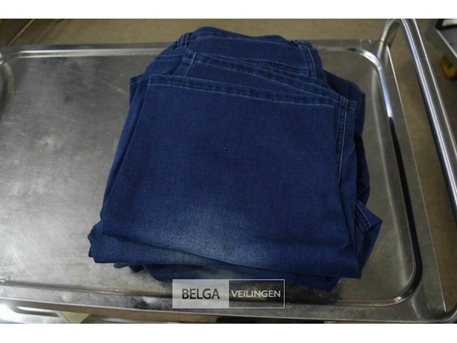 3 broeken mt30, 3 broeken mt 31 - afbeelding 1 van  4