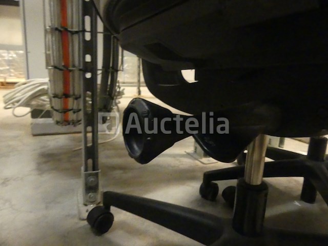 3 bureaustoelen op wielen - afbeelding 4 van  8