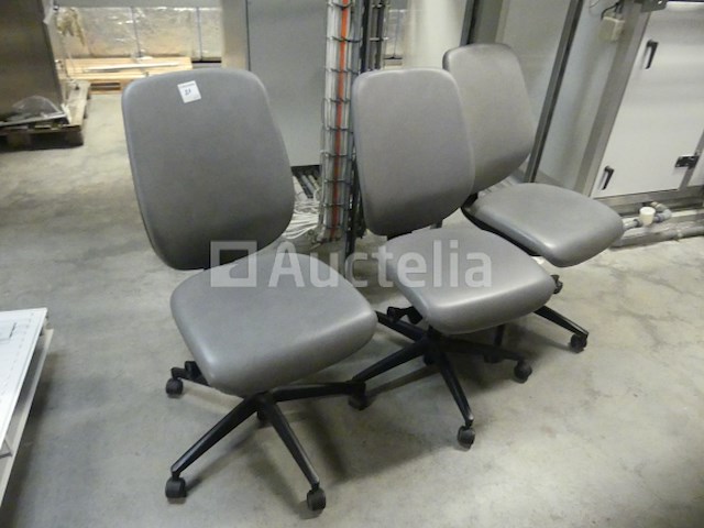 3 bureaustoelen op wielen - afbeelding 5 van  8