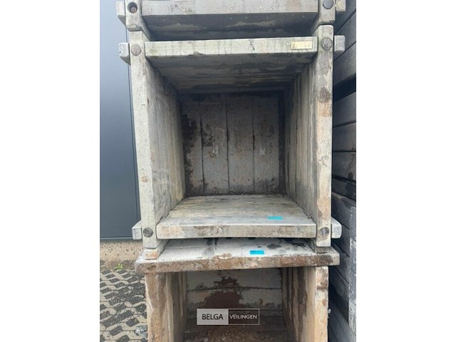 3 composieten bloembakken - afbeelding 1 van  2