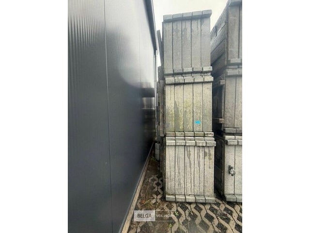 3 composieten bloembakken - afbeelding 2 van  2