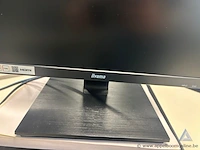 3 computermonitoren, waarvan 1x hp en 1x iiyama, inclusief toetsenbord en muis. werking niet gekend. - afbeelding 1 van  3
