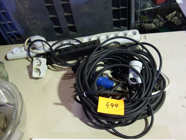 3 contactdozen en 3 verlengkabels - afbeelding 1 van  1
