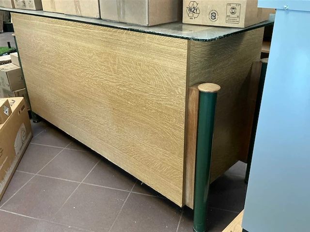 3-delig houten receptie- en baliemeubel - afbeelding 1 van  6