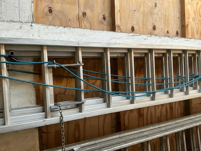 3-delige schuifladder - afbeelding 3 van  4