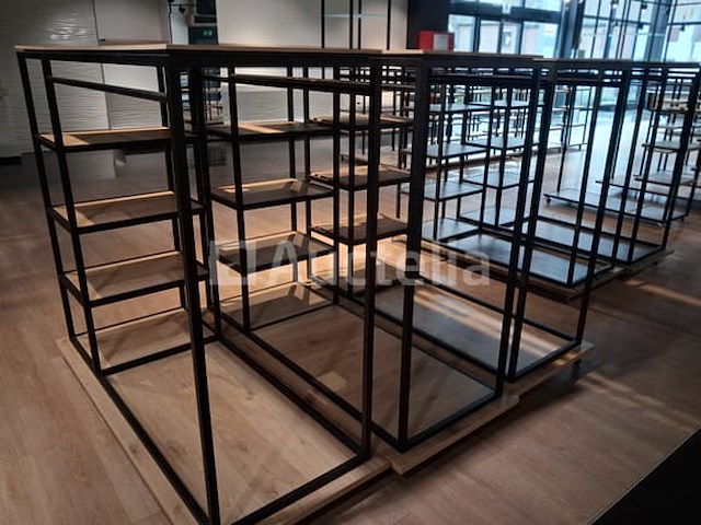 3 designer plankdisplays op wielen - afbeelding 2 van  2