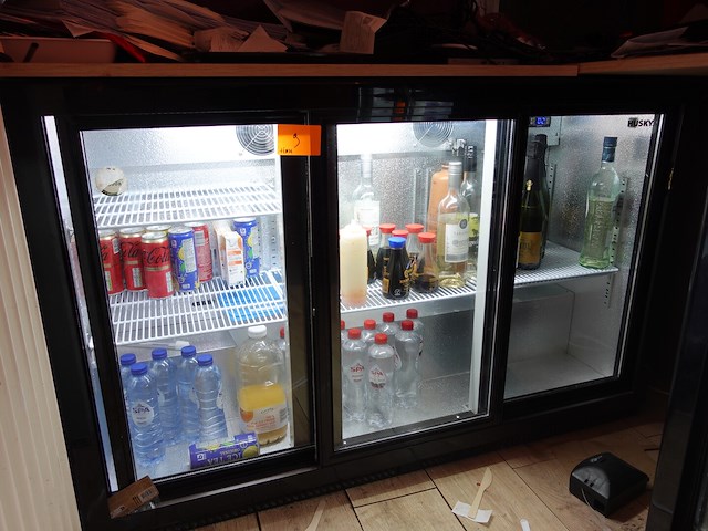 3-deur vitrinekoelkast husky - afbeelding 1 van  5