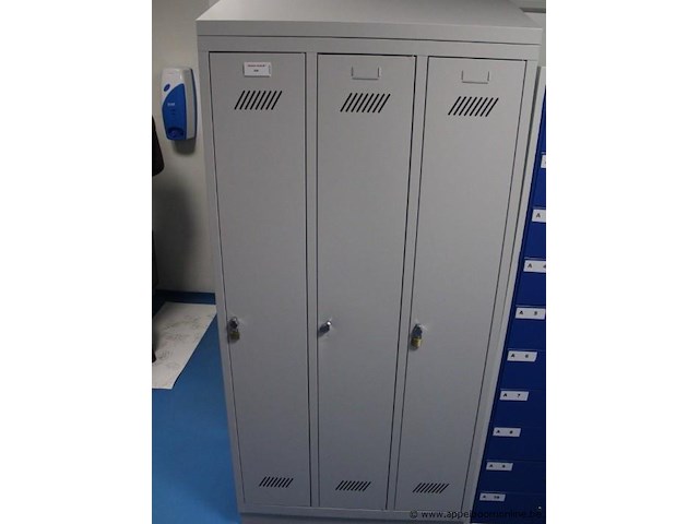 3-deurs locker - afbeelding 1 van  1