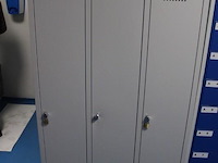 3-deurs locker - afbeelding 1 van  1