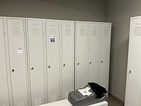 3-deurs lockerkast (4x) - afbeelding 1 van  5