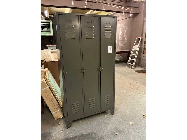 3-deurs lockerkast - afbeelding 3 van  3