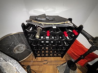 3 div wijnrekjes met div flessen wijn - afbeelding 3 van  10