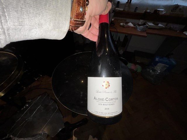 3 div wijnrekjes met div flessen wijn - afbeelding 8 van  10