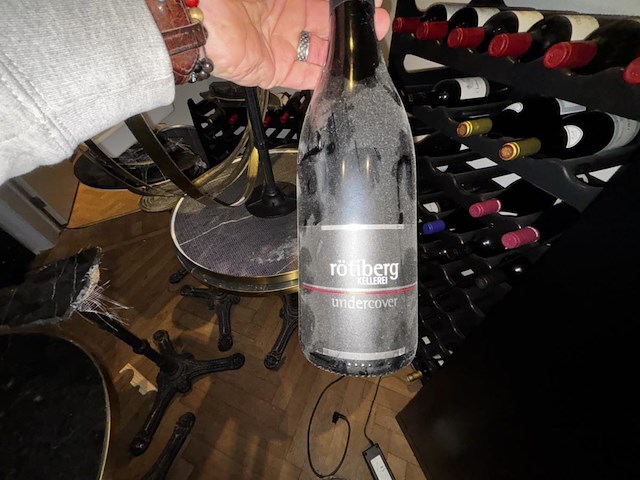 3 div wijnrekjes met div flessen wijn - afbeelding 10 van  10