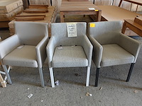 3 diverse armstoelen manutti - afbeelding 1 van  5