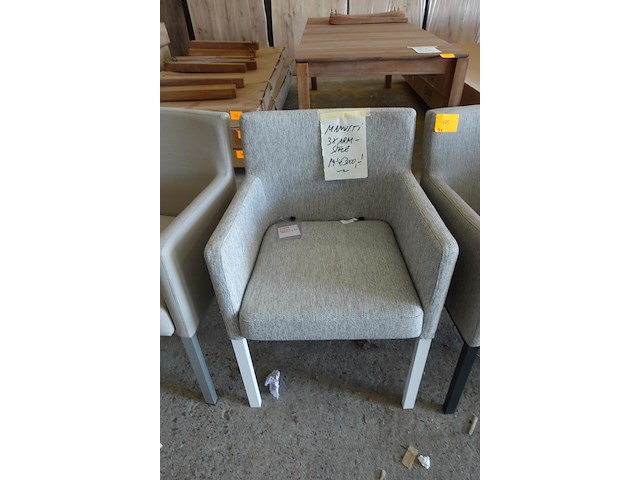 3 diverse armstoelen manutti - afbeelding 3 van  5