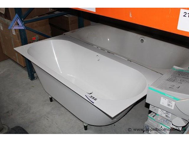 3 diverse badkuipen - afbeelding 1 van  2