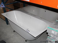 3 diverse badkuipen - afbeelding 1 van  2