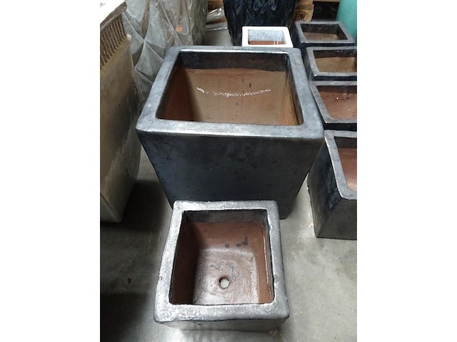 3 diverse bloempotten - afbeelding 4 van  5