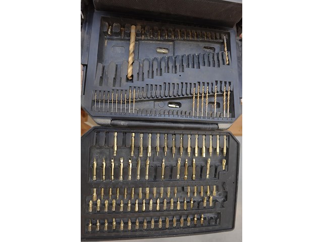3 diverse borensets - afbeelding 6 van  9