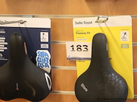 3 diverse fietszadels selle royal - afbeelding 2 van  2