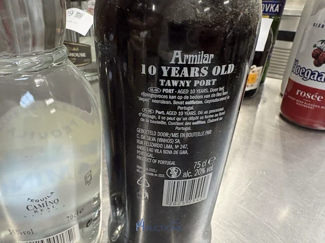 3 diverse flessen geestrijke drank - afbeelding 5 van  7