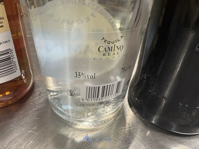 3 diverse flessen geestrijke drank - afbeelding 6 van  7